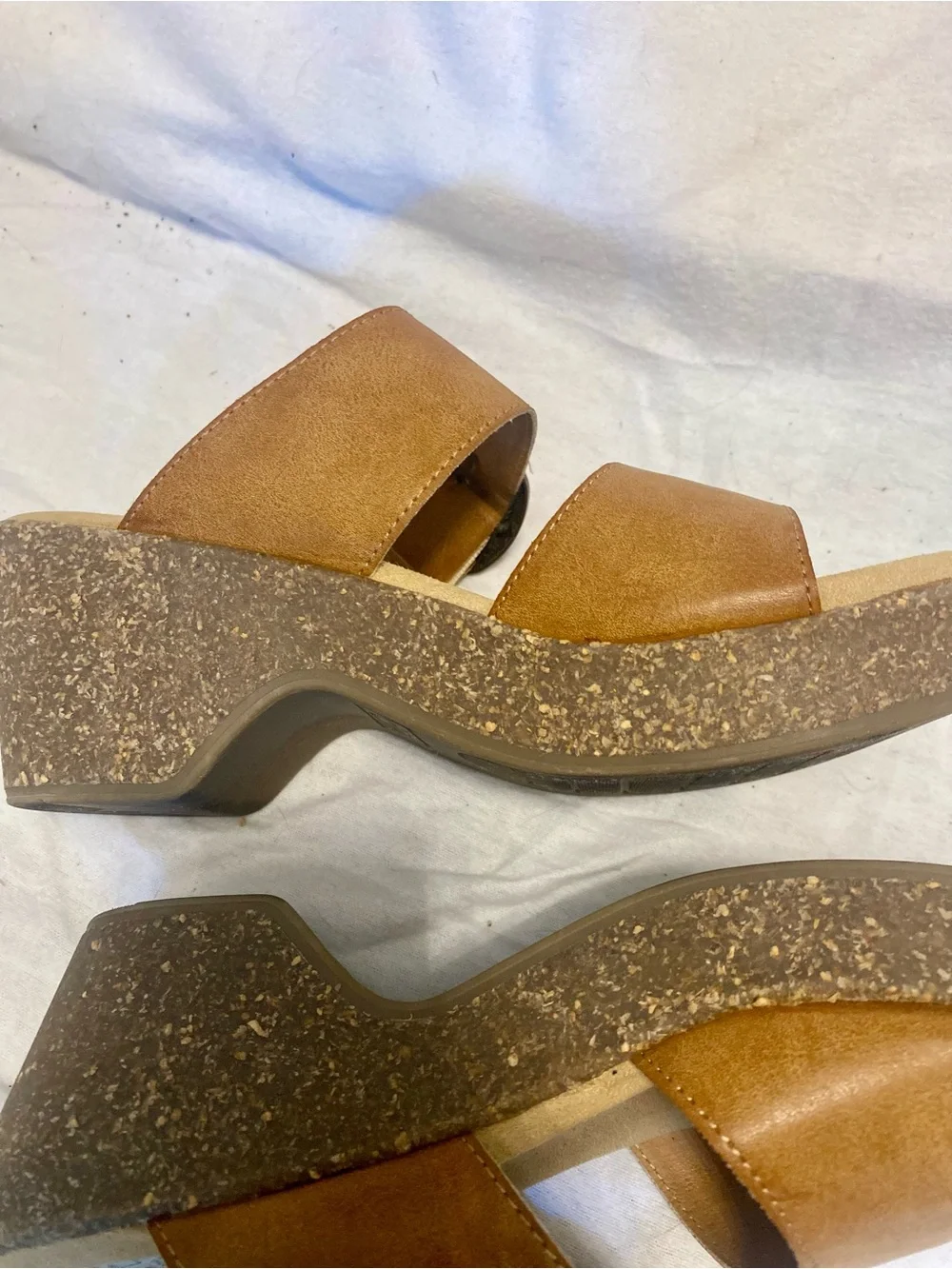 Cliffs by WHITE MOUNTAIN Cicada Tan Double-Band Cork Platform Sandals 8.5